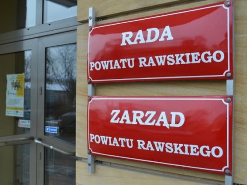 Budżet Powiatu Rawskiego na 2023 rok przyjęty jednogłośnie. Duże inwestycje w szpitalu