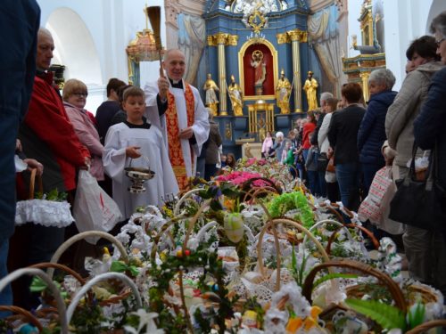Obchody Wielkanocy w Rawie Mazowieckiej. Biskup łowicki wydał zarządzenie dla proboszczów