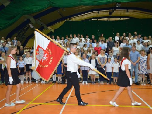 Rozpoczęcie roku szkolnego w SP4. Monika Sarna wicedyrektorem. Piknik szkolno-parafialny 22 września