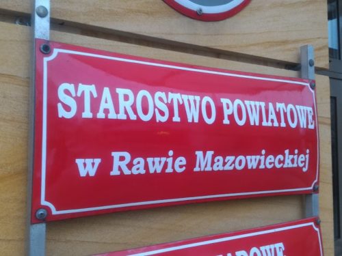 Brakuje pieniędzy na oświatę i ochronę zdrowia. Powiat będzie zaciągał kolejne pożyczki?