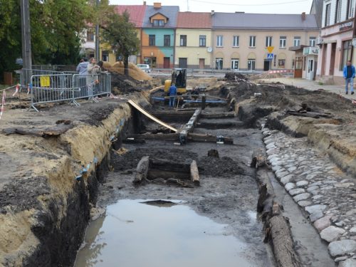 Burmistrz Piotr Irla: Prace archeologiczne nie doprowadzą do opóźnień w rewitalizacji centrum