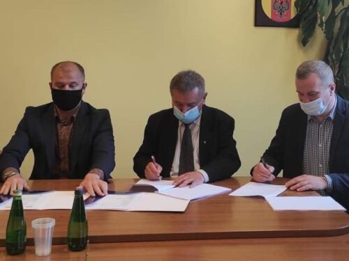 Władze powiatu rawskiego podpisały umowę na rozbudowę szpitala św. Ducha w Rawie