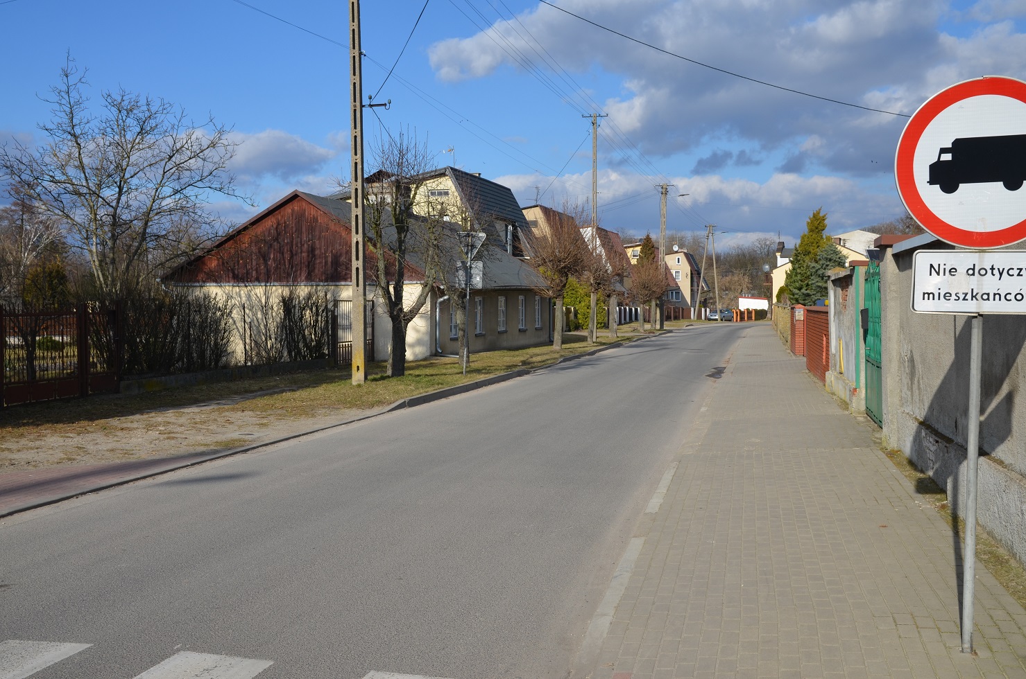 Objazd ulicą J. Słowackiego w Rawie do ulicy Wyszyńskiego.