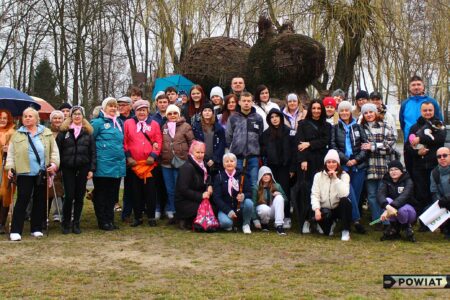 „Rozruszajmy powiat wiosną” – pierwszy wiosenny spacer mieszkańców