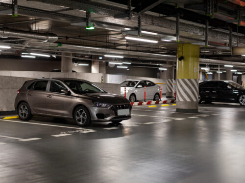 Tani parking przy Lotnisku Gdańsk – jak znaleźć najlepszą ofertę?