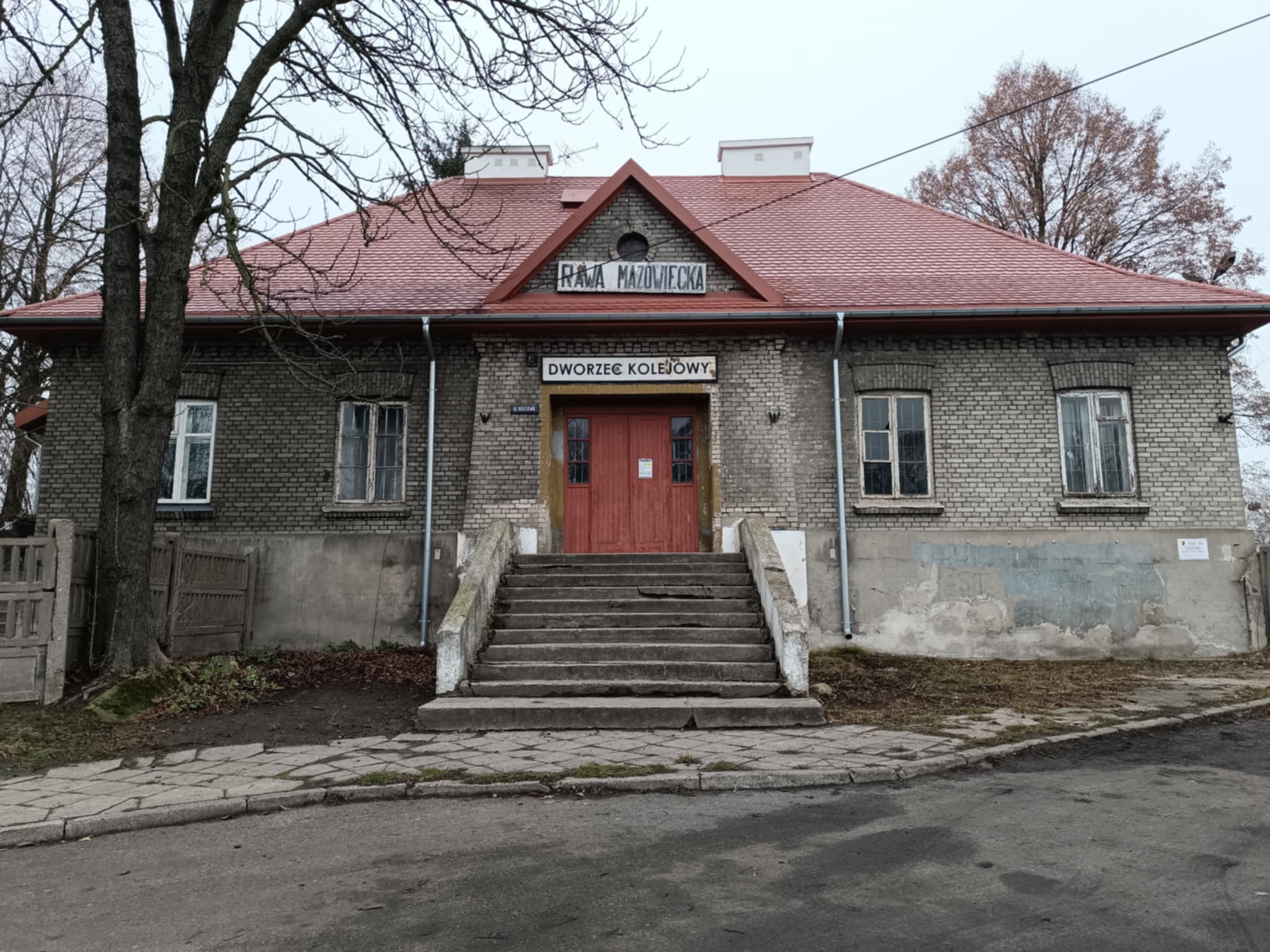 dworzec PKP rawa mazowiecka dworzec koljki waskotorowej w Rawie