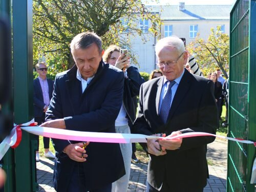 Nowoczesne boisko przy rawskim liceum już otwarte! 