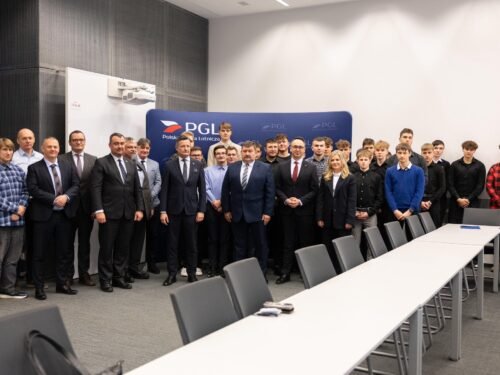 Rawa Mazowiecka będzie kształcić kadry dla lotnictwa! „Kopernik” nawiązał współpracę z Polską Grupą Lotniczą