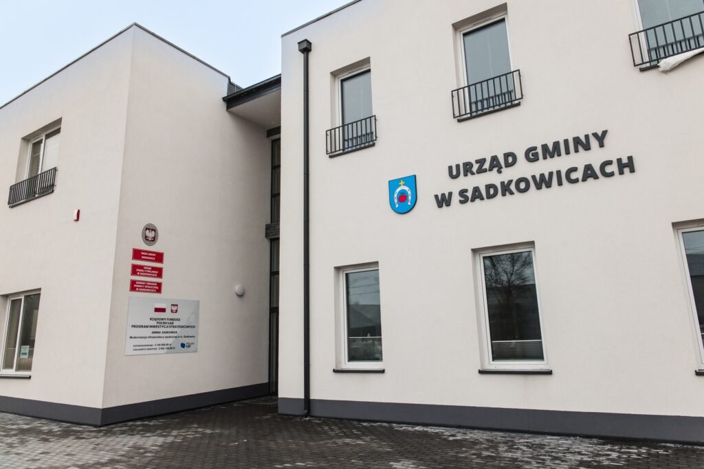 nowy budynek urzedu gminy w sadkowicach otwarcie kochamrawe