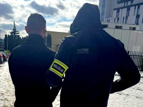 Skuteczna akcja rawskich kryminalnych. Poszukiwani zatrzymani w Zakopanem i Warszawie