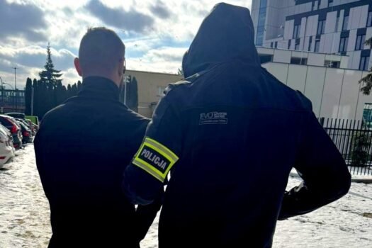 Skuteczna akcja rawskich kryminalnych. Poszukiwani zatrzymani w Zakopanem i Warszawie
