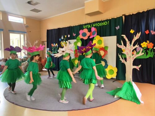 Przedszkole Miejskie nr 3 „Bajkowy Zakątek” powitało wiosnę [zdjęcia]