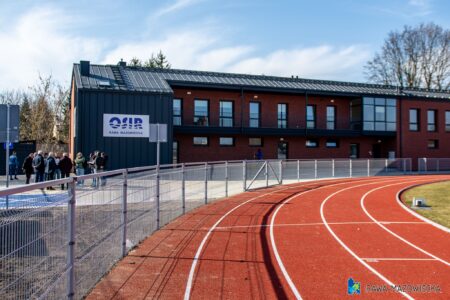 Nowoczesny stadion miejski z bieżnią lekkoatletyczną w Rawie Mazowieckiej gotowy