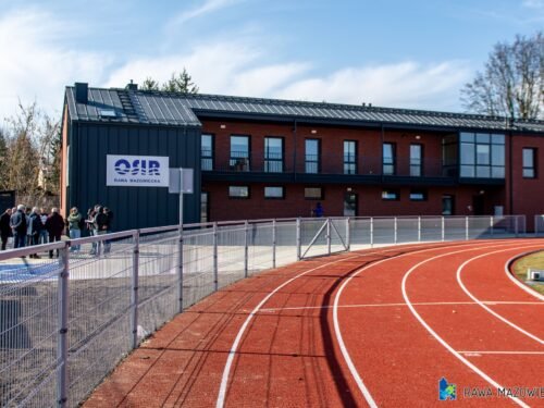 Nowoczesny stadion miejski z bieżnią lekkoatletyczną w Rawie Mazowieckiej gotowy