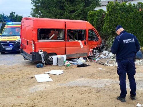Gm. Biała Rawska: Wypadek w Gołyniu. Zderzenie dwóch busów, 8 osób w szpitalu