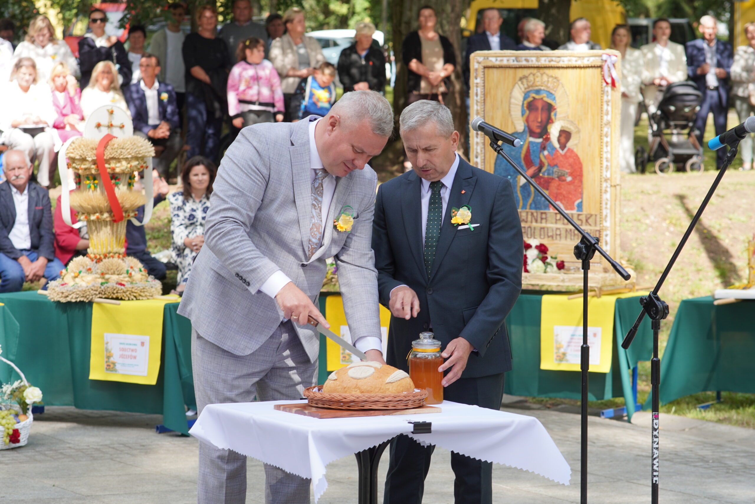 Święto plonów w jabłowej krainie dozynki w białej rawskiej