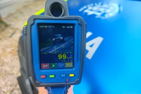 Nowy Kurzeszyn: Pędziła 99 km/h koło szkoły. 3000 zł mandatu i utrata prawa jazdy za recydywę